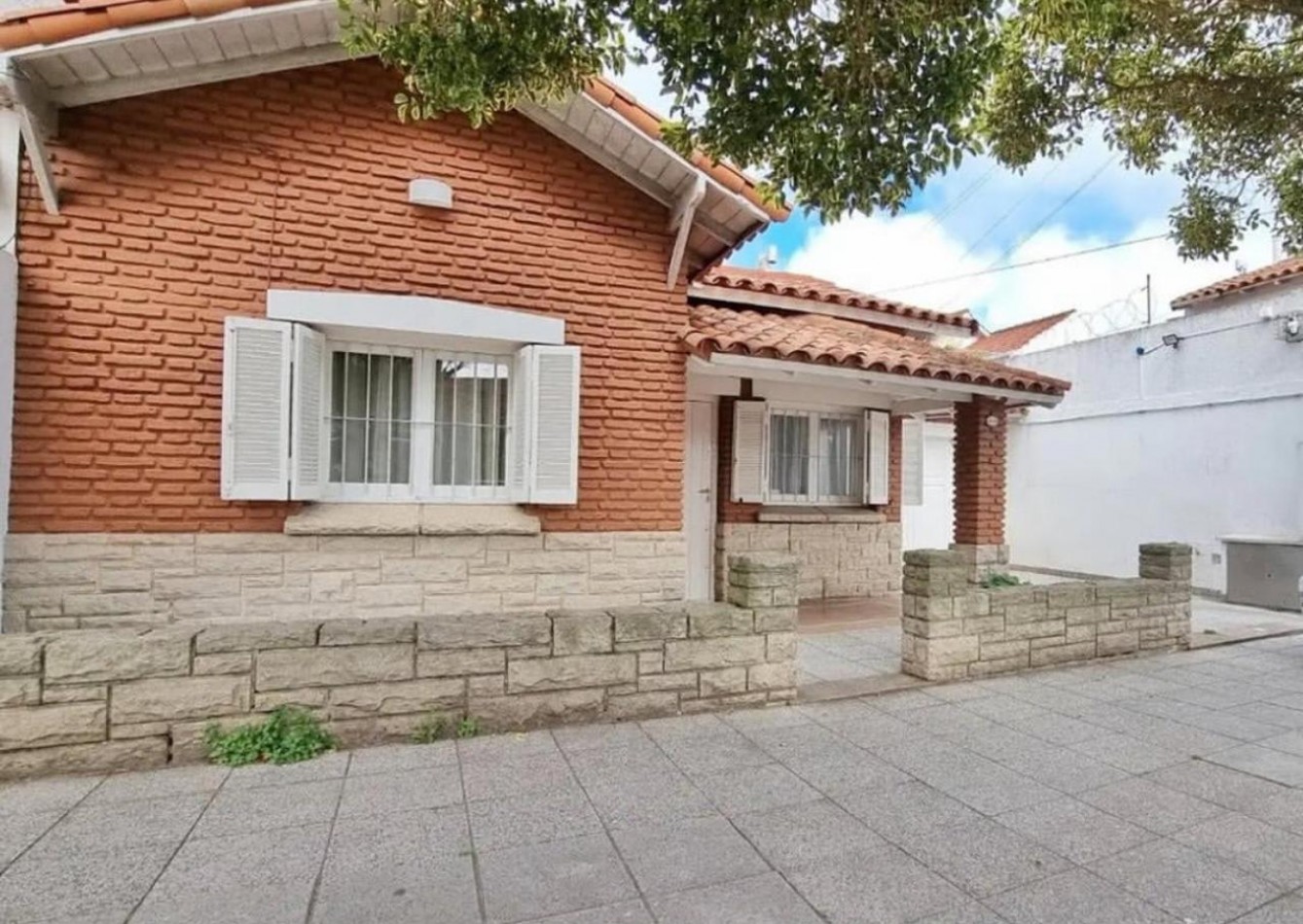 CASA EN PH DE 3 AMBIENTES CON PATIO EN VENTA BARRIO CHAUVIN