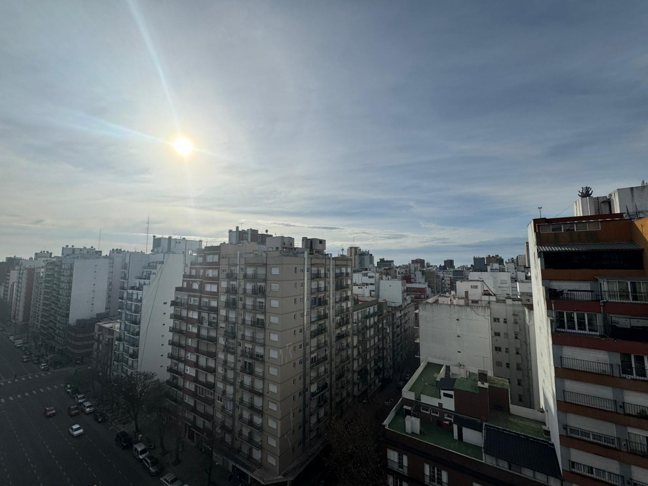 DEPARTAMENTO 2 AMBIENTES Y MEDIO CON BALCON AL FRENTE