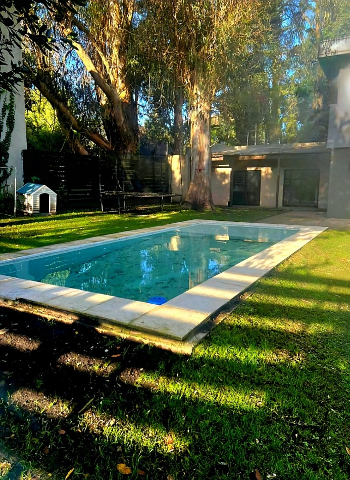 MODERNA CASA EN BOSQUE PERALTA RAMOS 