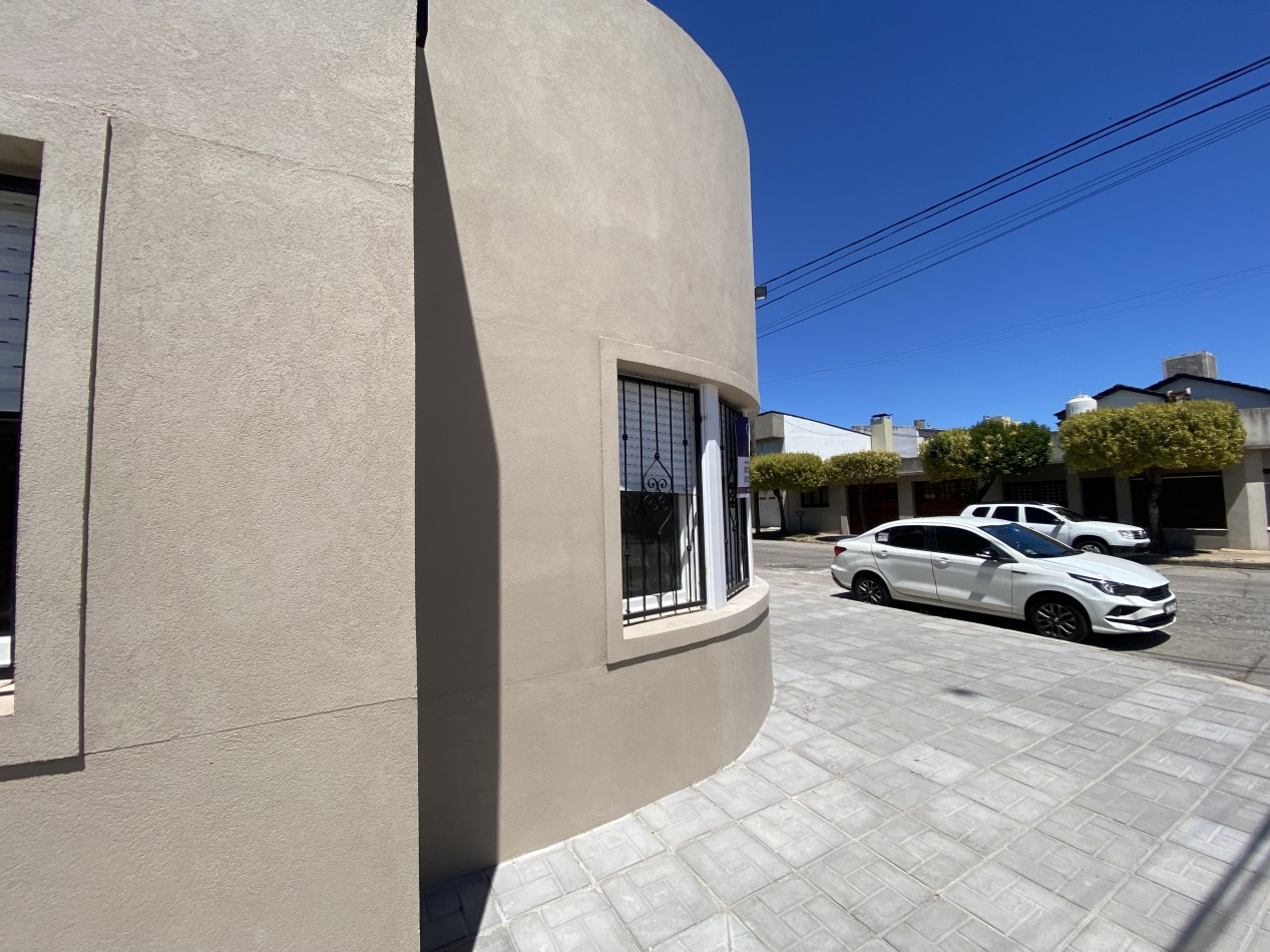 CASA 5 AMBIENTES A ESTRENAR EN BARRIO SAN JOSE VENTA