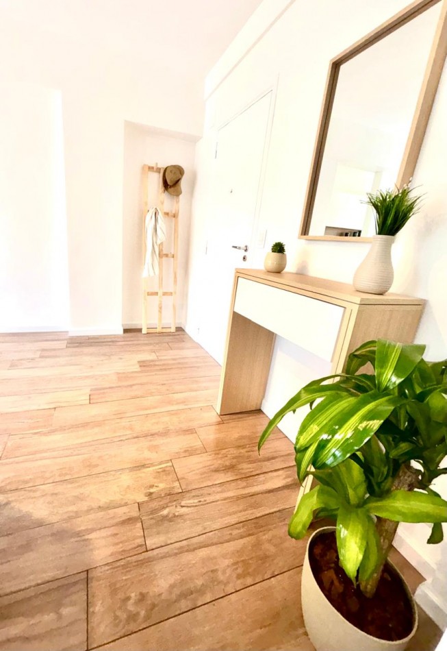 Departamento de 2 ambientes al frente con balcon terraza.