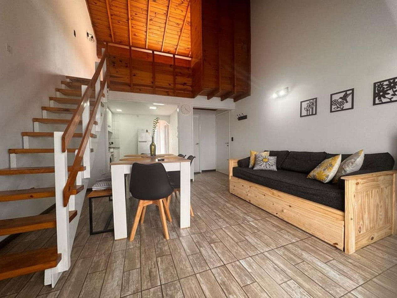 CASA EN PH 4 AMBIENTES CON COCHERA EN VENTA APTO CREDITO