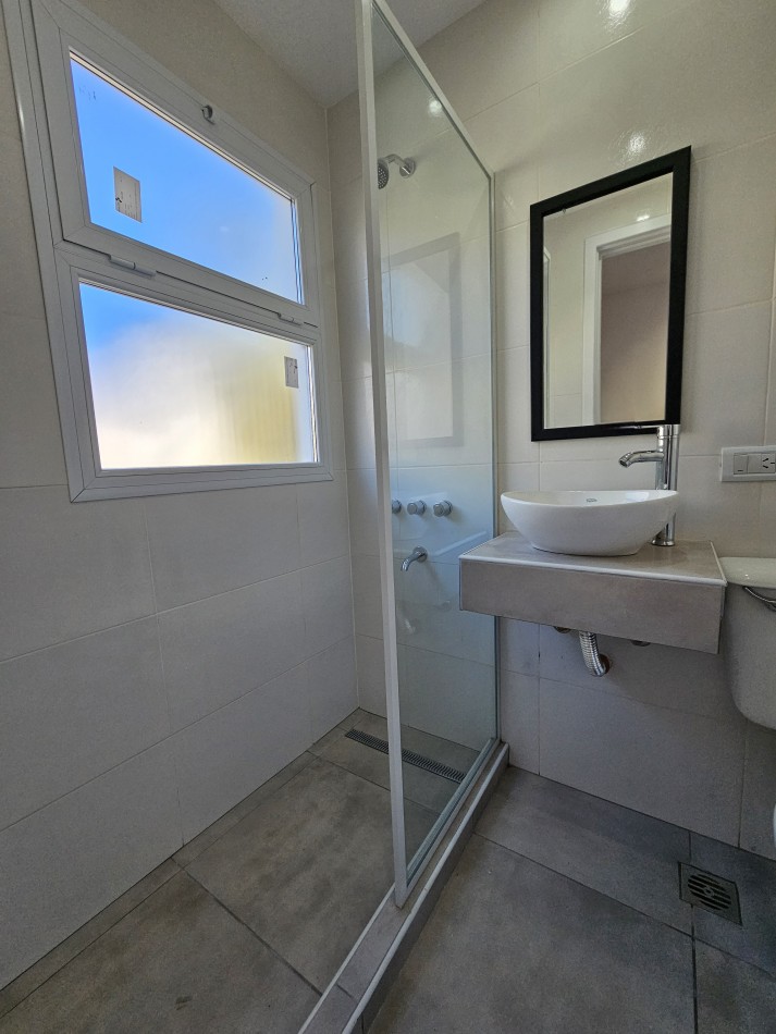 DEPARTAMENTO 1 AMBIENTE Y MEDIO RECICLADO Y AMOBLADO EN VENTA!