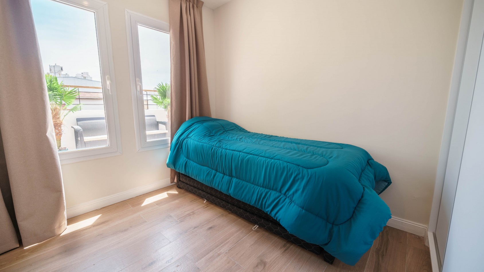 CASA 4 AMBIENTES CON COCHERA Y TERRAZA ZONA PASEO ALDREY