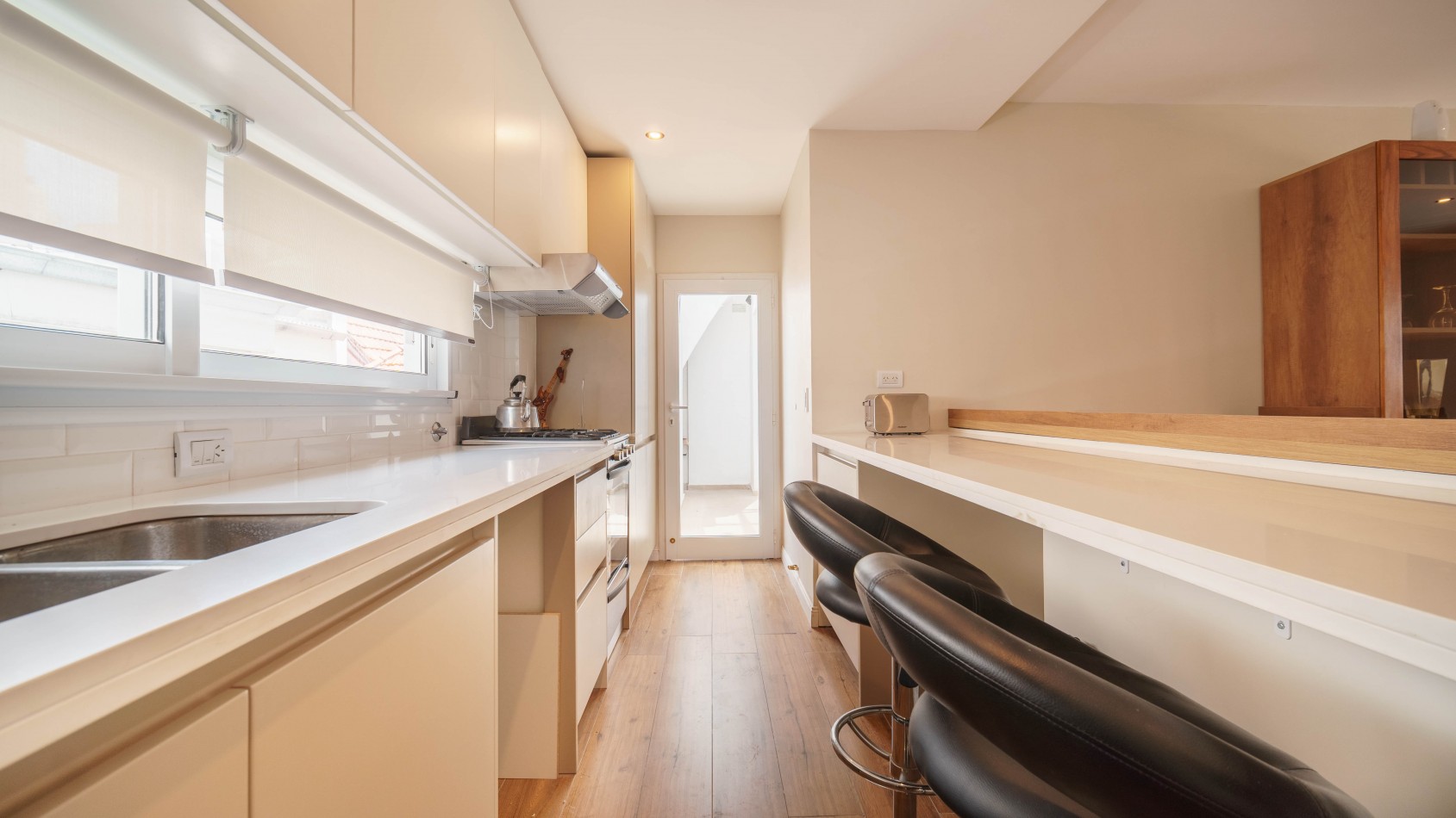 CASA 4 AMBIENTES CON COCHERA Y TERRAZA ZONA PASEO ALDREY