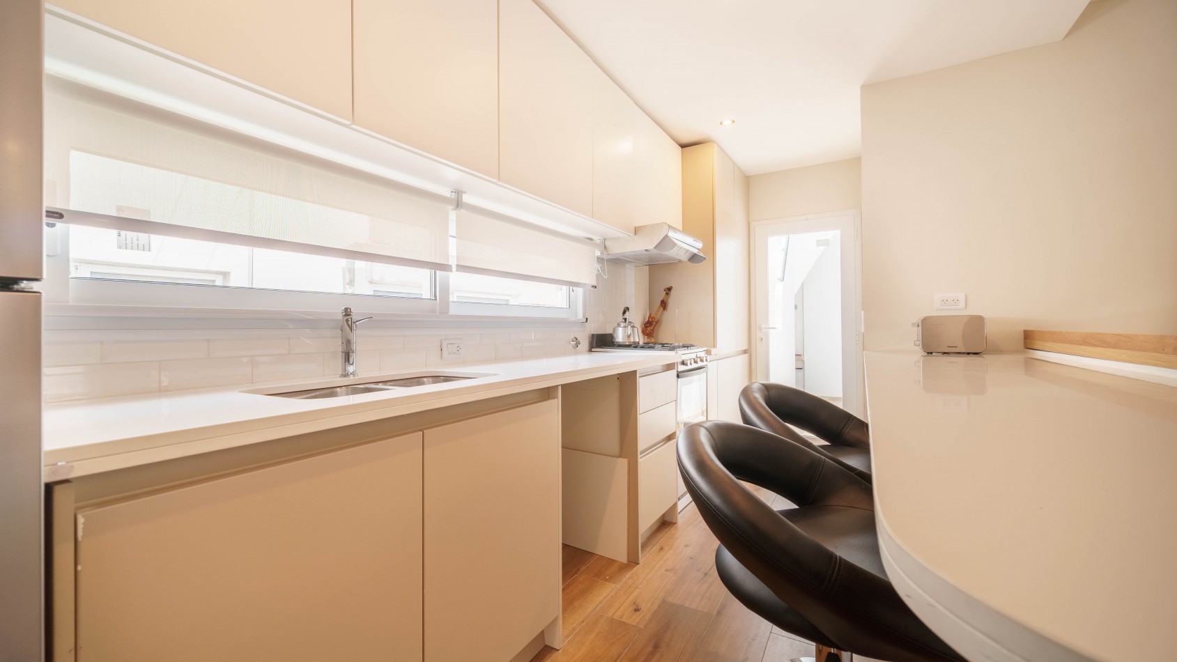 CASA 4 AMBIENTES CON COCHERA Y TERRAZA ZONA PASEO ALDREY