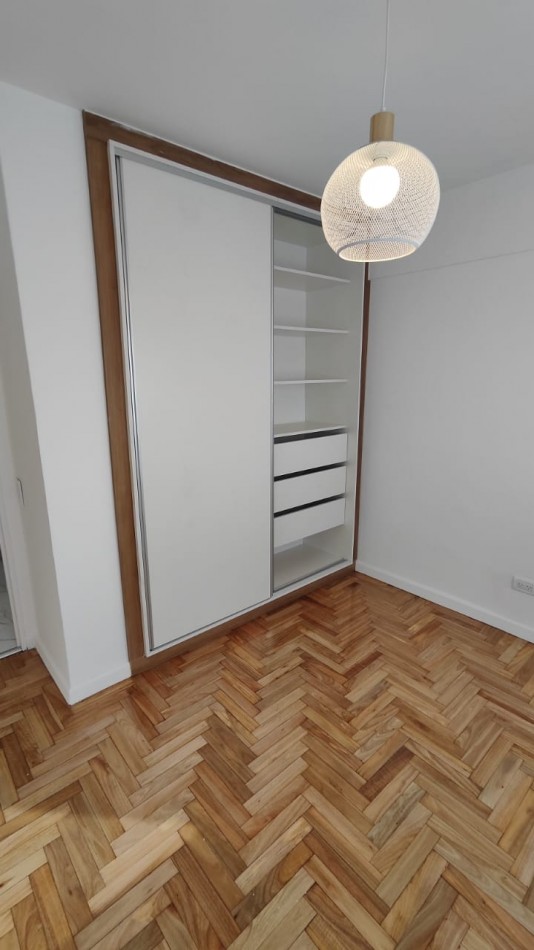DEPARTAMENTO 3 AMBIENTES AL FRENTE CON BALCON Y COCHERA