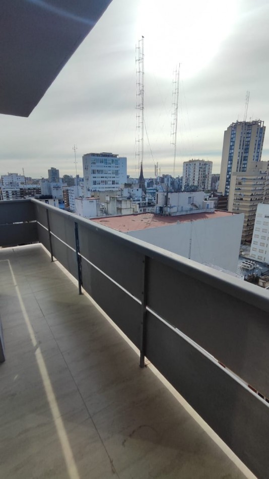 DEPARTAMENTO 3 AMBIENTES AL FRENTE CON BALCON Y COCHERA