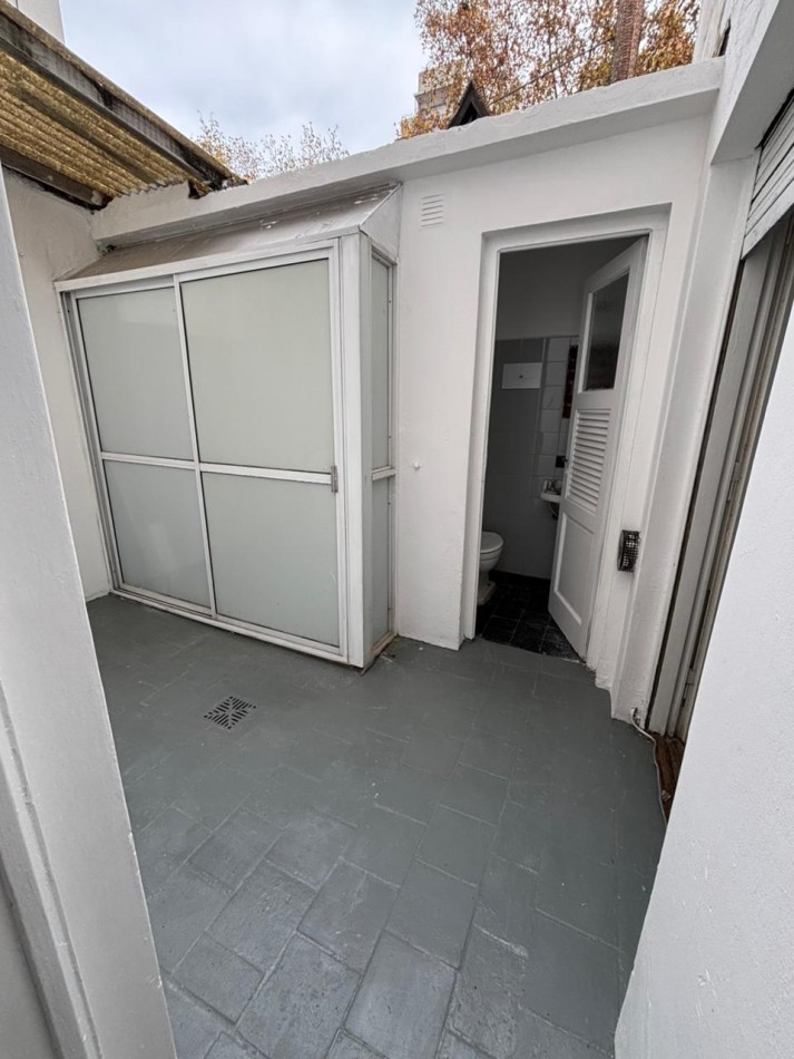 2 AMBIENTES CON BALCON A LA CALLE Y PATIO