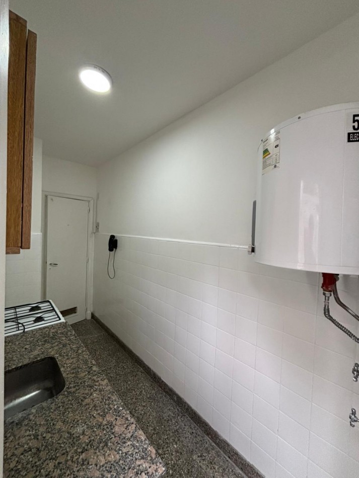 2 AMBIENTES CON BALCON A LA CALLE Y PATIO