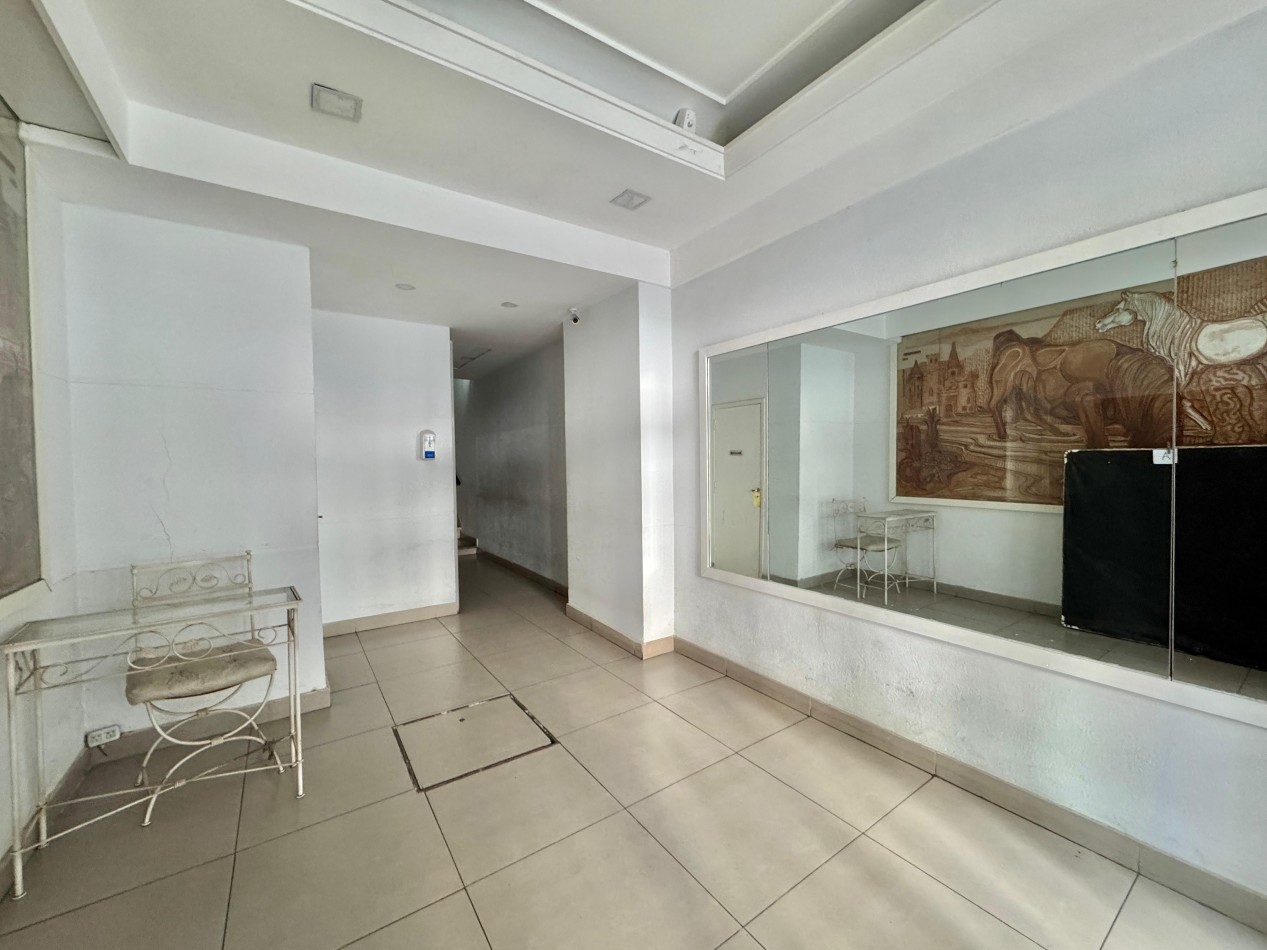 DEPARTAMENTO 1 AMBIENTE A LA CALLE CON BALCON