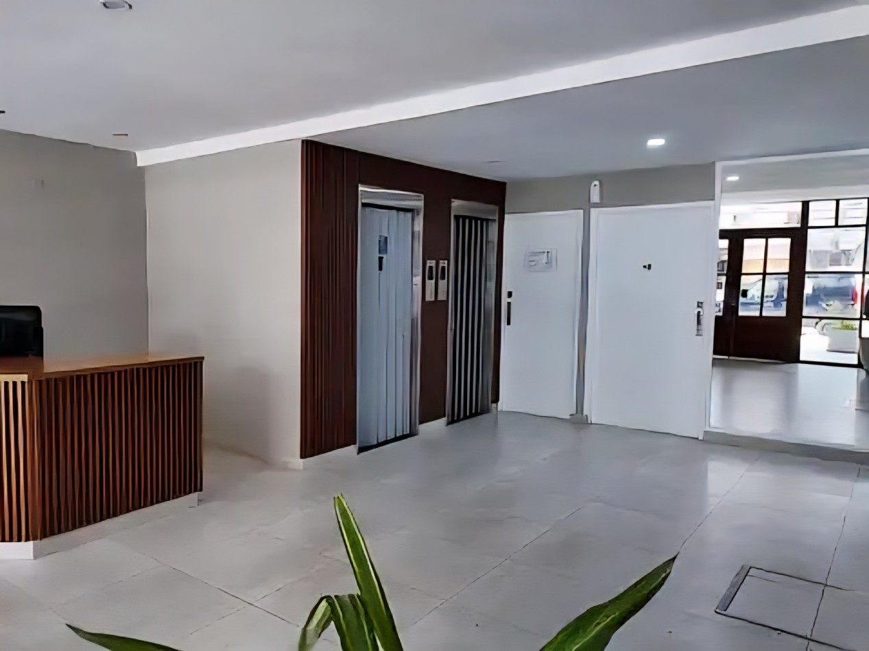 Monoambiente al frente totalmente reciclado a nuevo en plaza mitre!