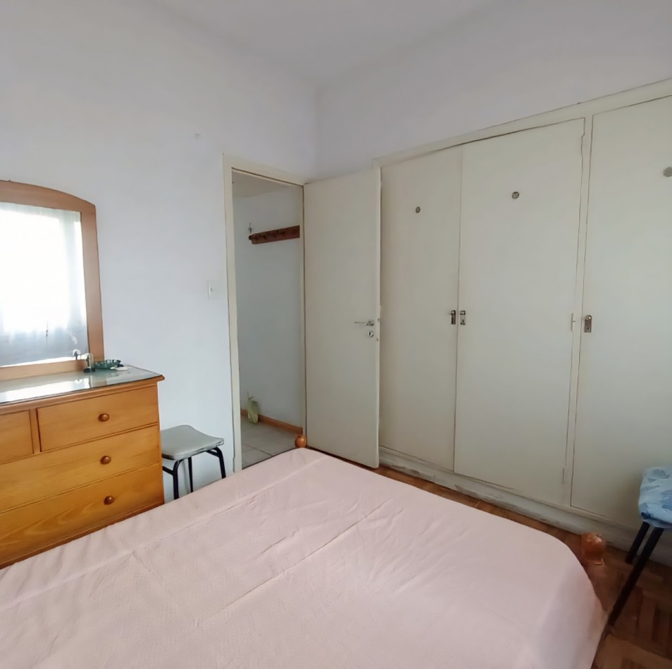 Departamento de 2 ambientes a la calle con balcon saliente Zona Shopping Aldrey