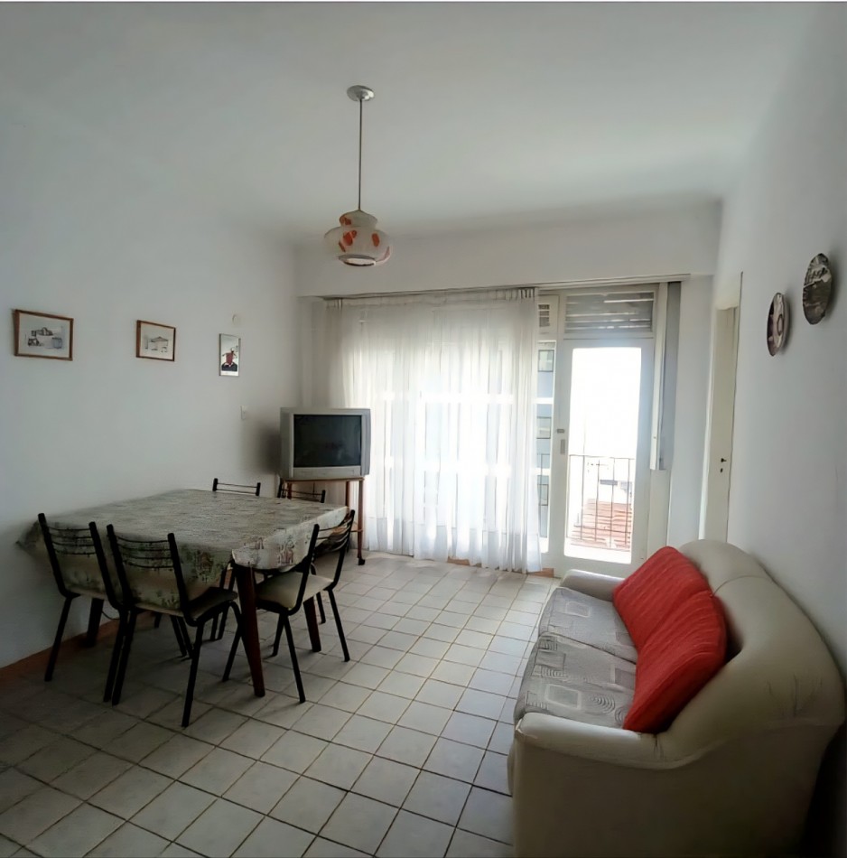 Departamento de 2 ambientes a la calle con balcon saliente Zona Shopping Aldrey