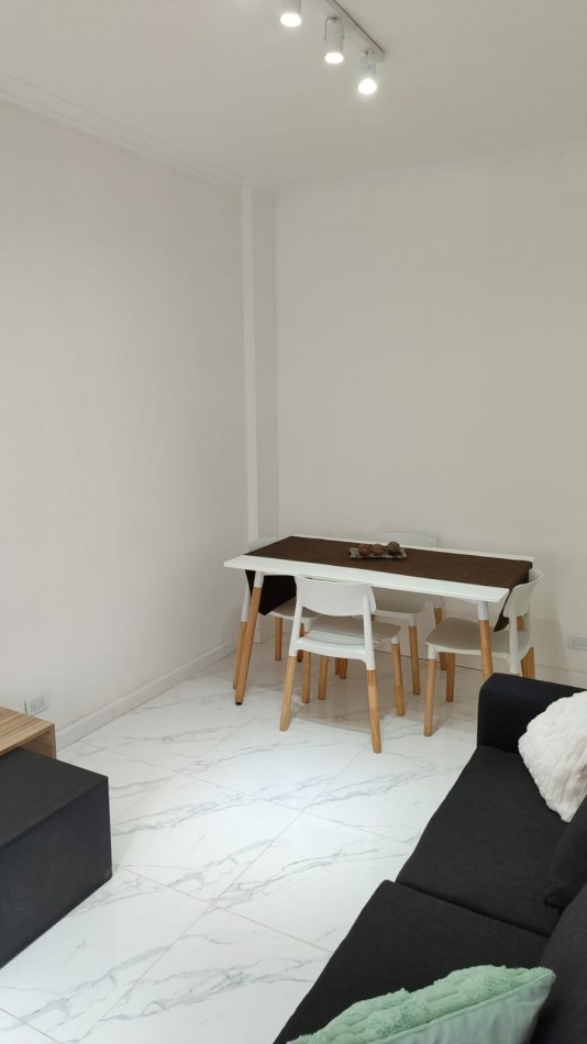 departamento 2 ambientes a la calle con balcon