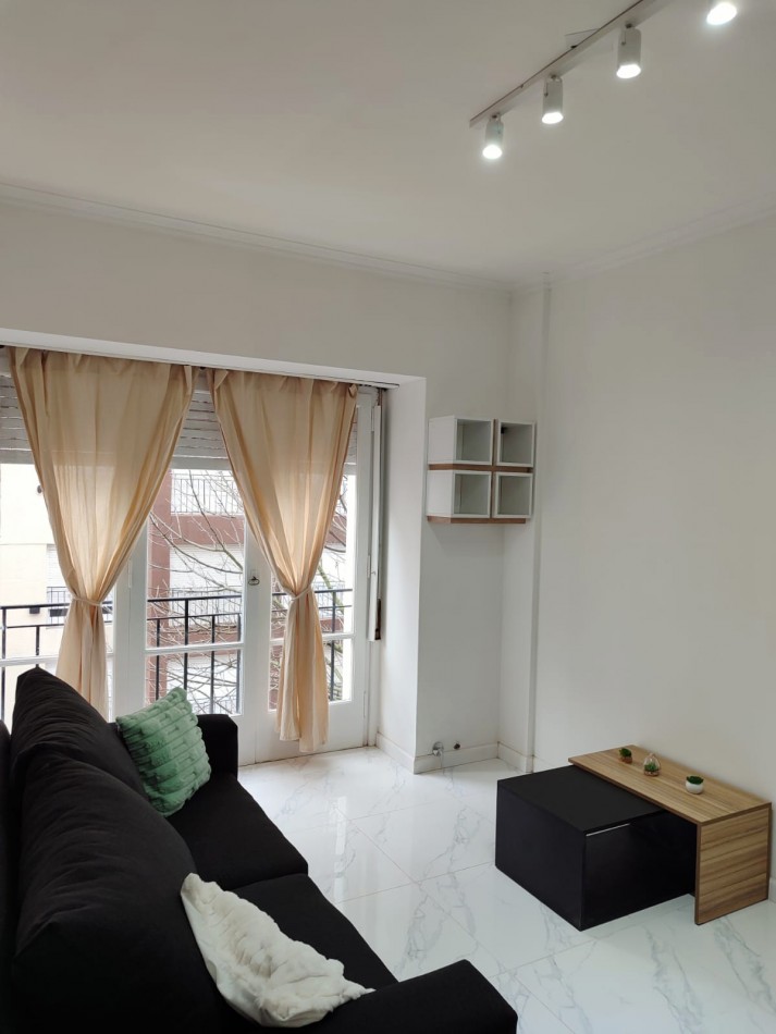 departamento 2 ambientes a la calle con balcon