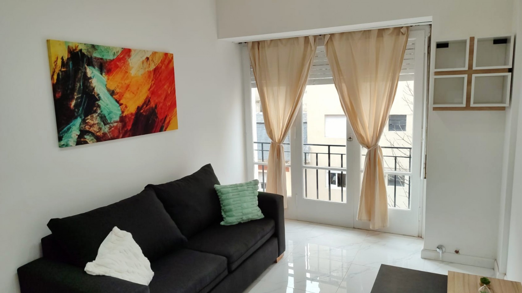 departamento 2 ambientes a la calle con balcon