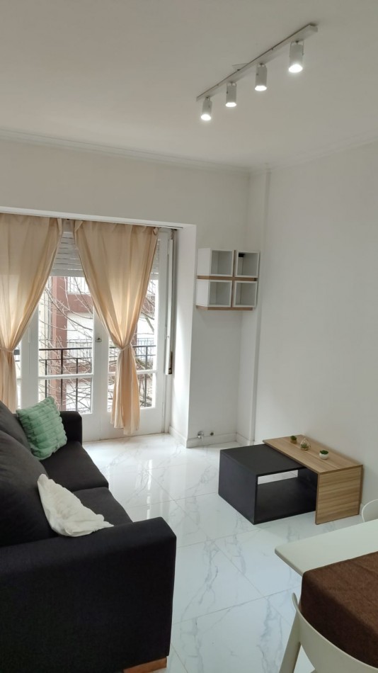 departamento 2 ambientes a la calle con balcon