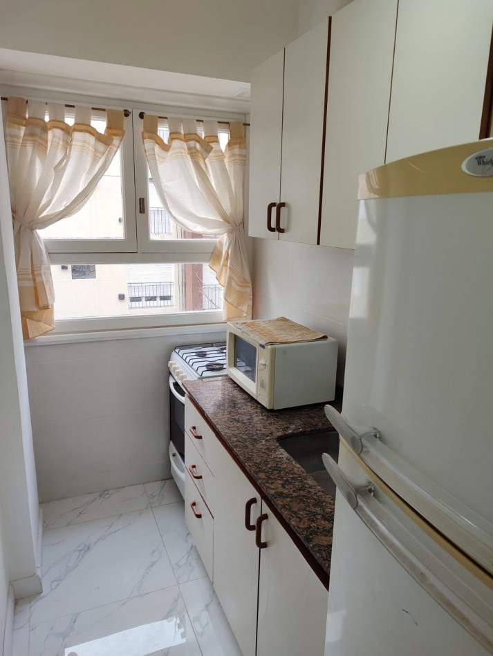 departamento 2 ambientes a la calle con balcon