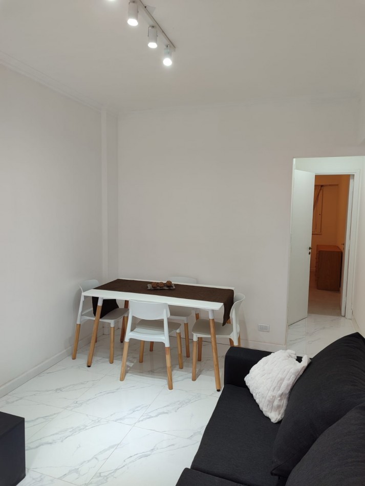 departamento 2 ambientes a la calle con balcon