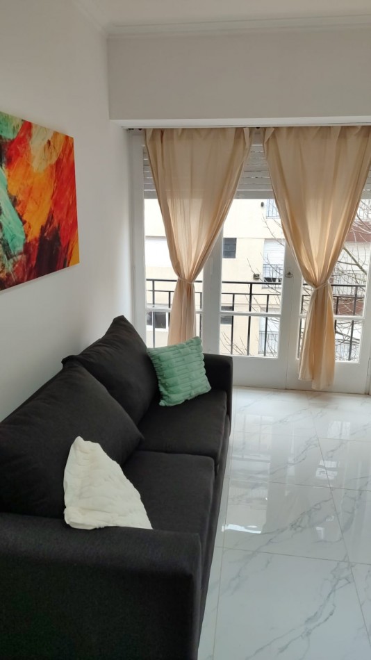 departamento 2 ambientes a la calle con balcon