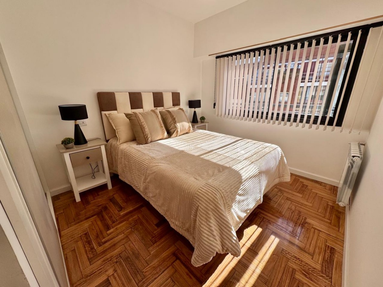 Departamento 3 ambientes reciclado y amoblado con balcon al frente