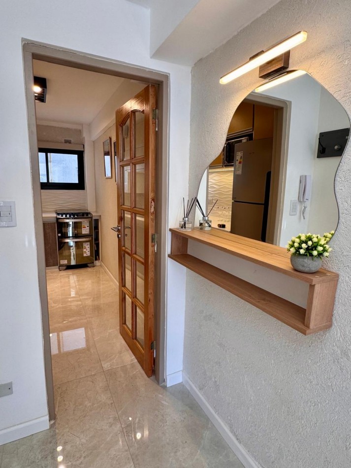 Departamento 3 ambientes reciclado y amoblado con balcon al frente