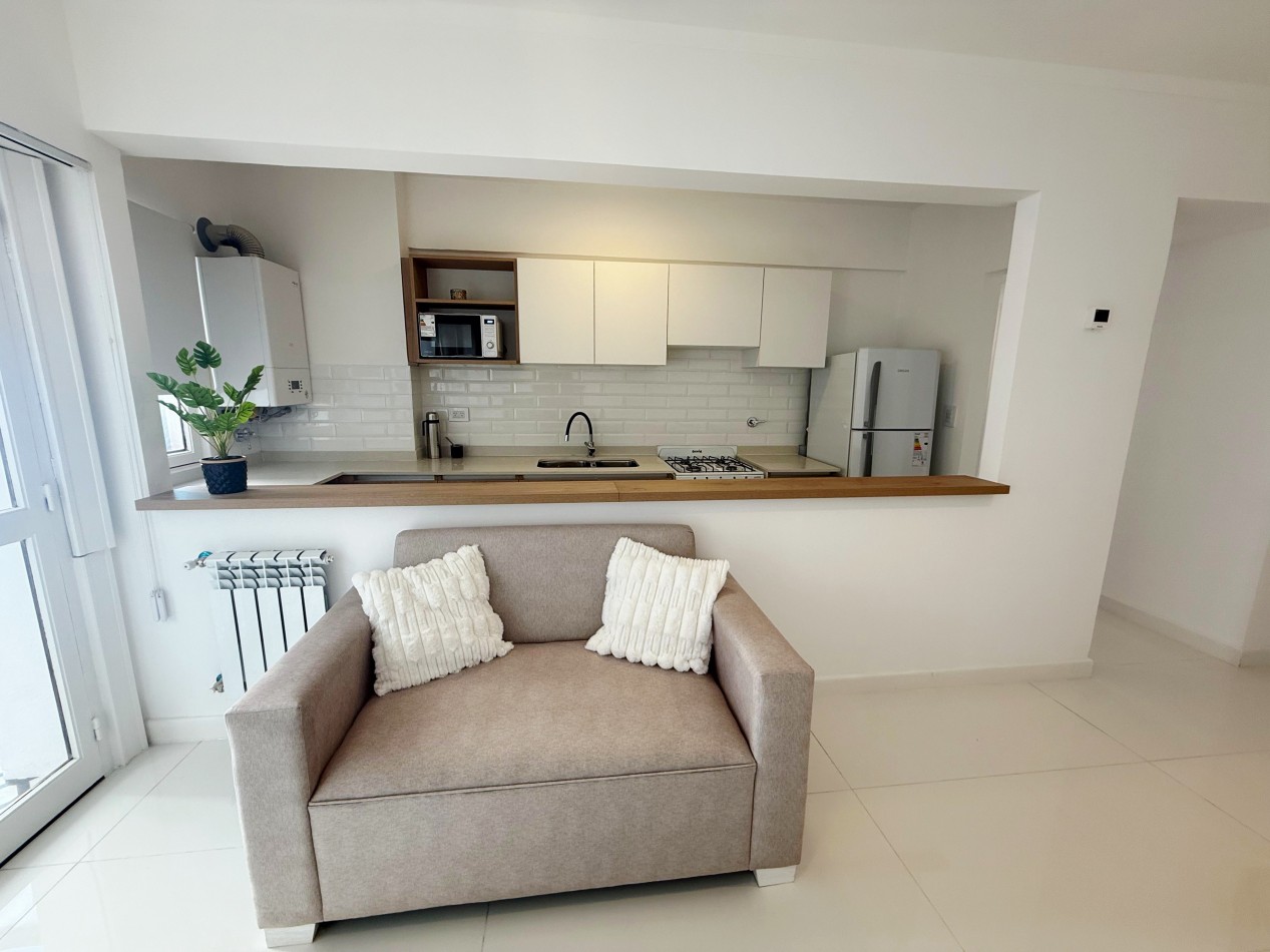 3 AMBIENTES CON BALCON A LA CALLE CON COCHERA