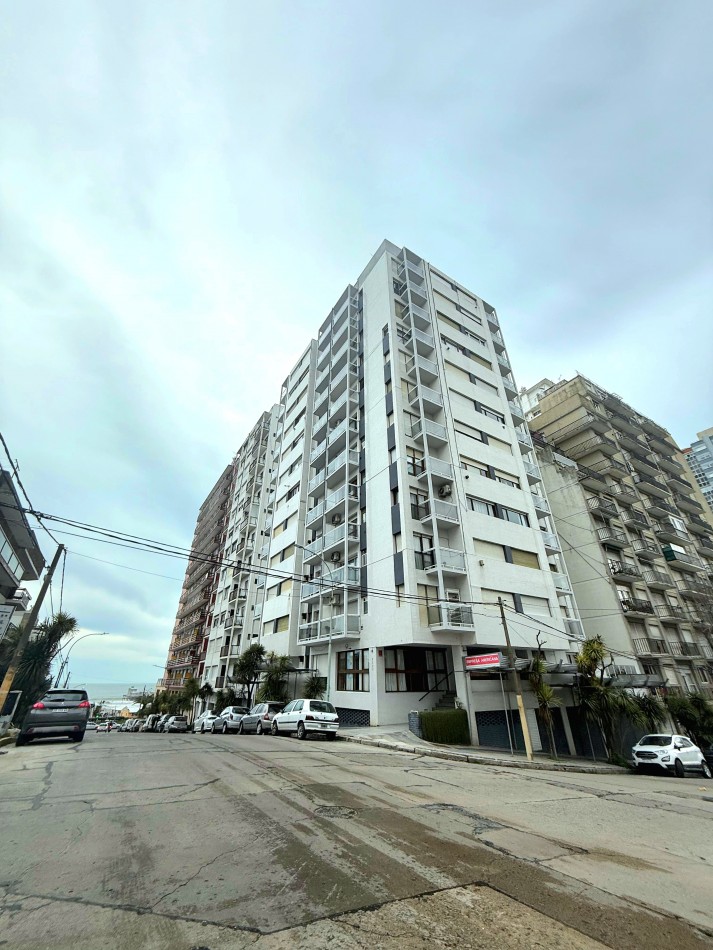 3 AMBIENTES CON BALCON A LA CALLE CON COCHERA