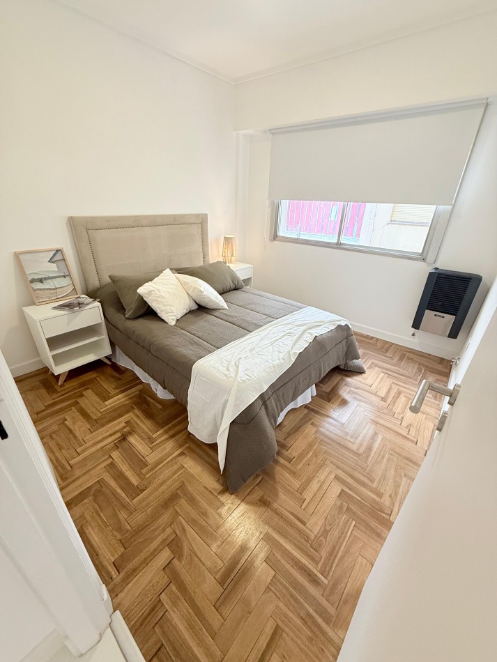 Departamento 2 ambientes contrafrente con balcon saliente