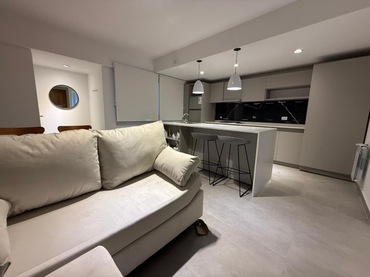 DEPARTAMENTO 3 AMBIENTES A LA CALLE CON BALCON