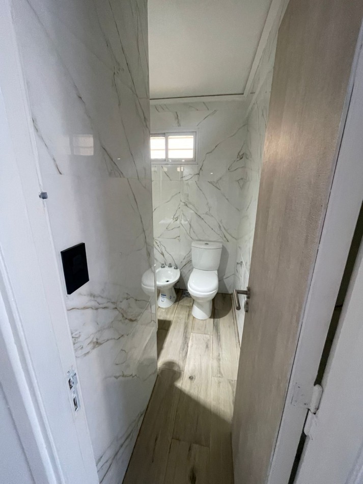 Departamento 2 ambientes con vista parcial al mar