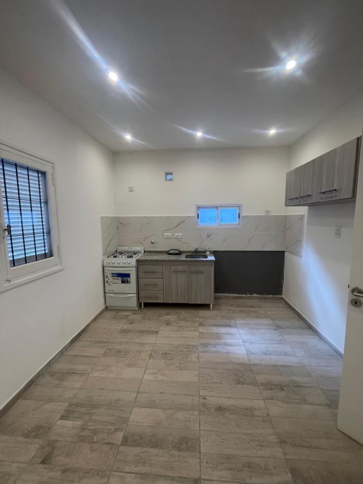 PH 3 ambientes Planta baja al frente con cochera descubierta