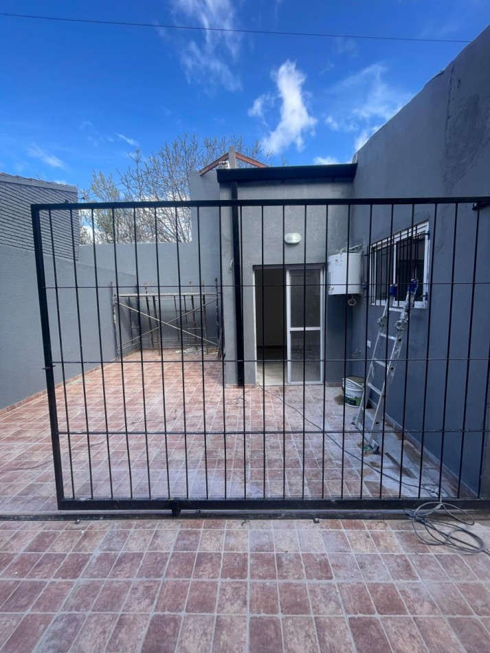 PH 3 ambientes Planta baja al frente con cochera descubierta