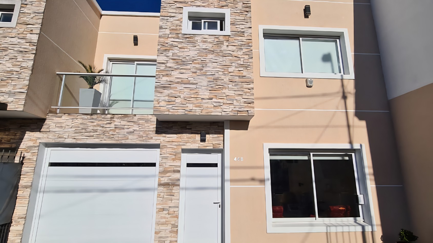 CASA 5 AMBIENTES CON COCHERA Y PATIO PARQUE LURO