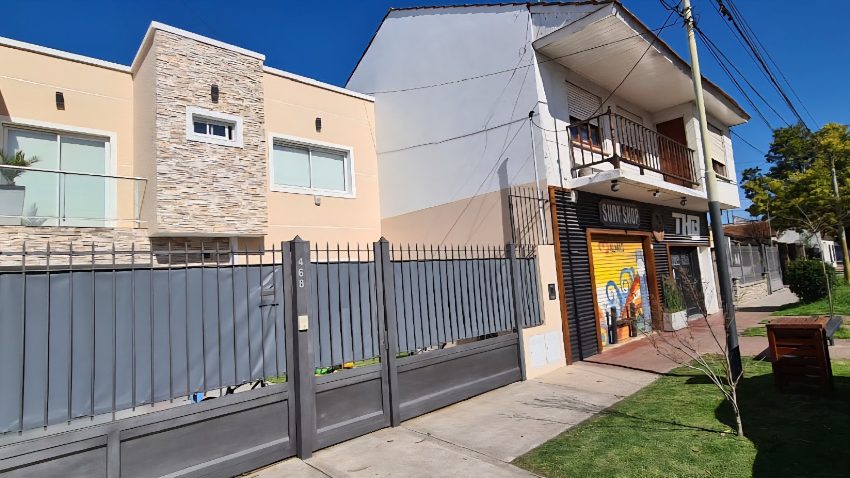 CASA 5 AMBIENTES CON COCHERA Y PATIO PARQUE LURO