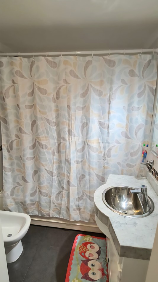 CASA 5 AMBIENTES CON COCHERA Y PATIO PARQUE LURO