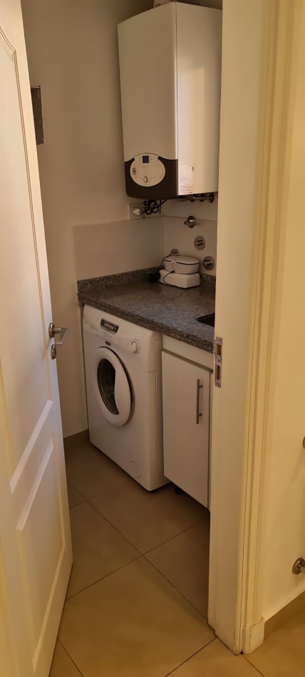 CASA 5 AMBIENTES CON COCHERA Y PATIO PARQUE LURO