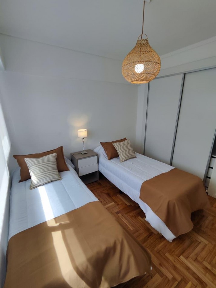 Departamento 4 Ambientes a la calle con cochera