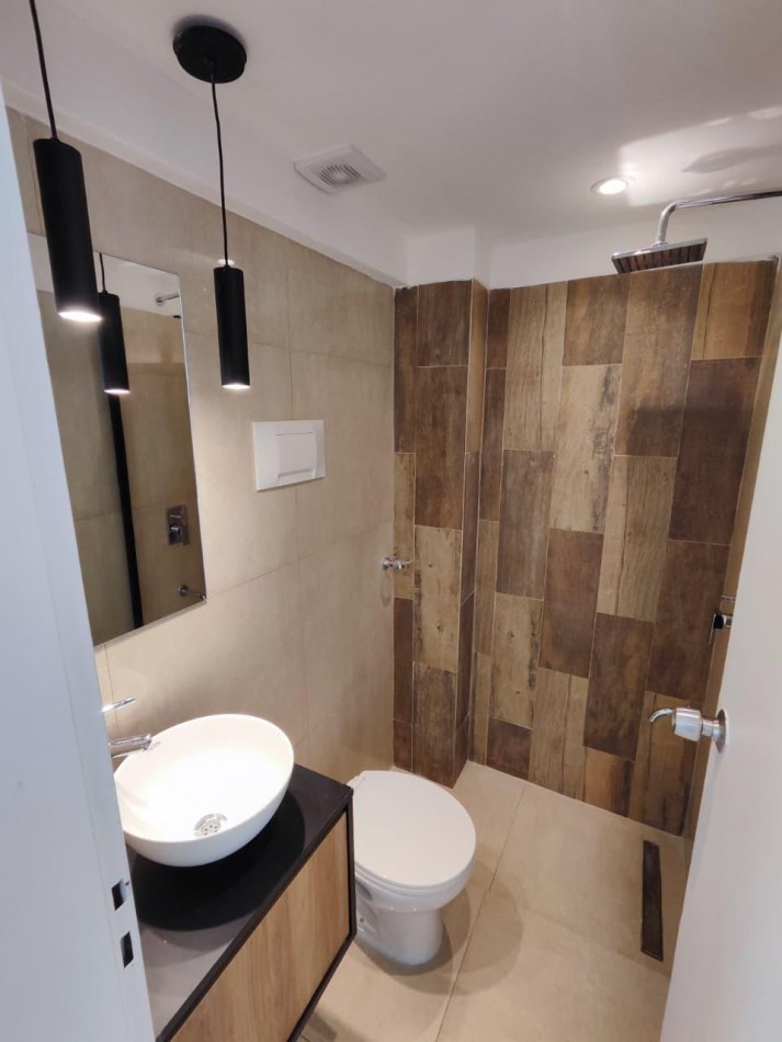 Departamento 4 Ambientes a la calle con cochera