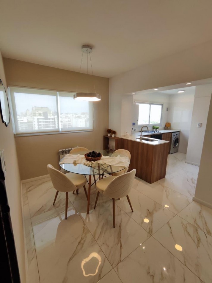 Departamento 4 Ambientes a la calle con cochera