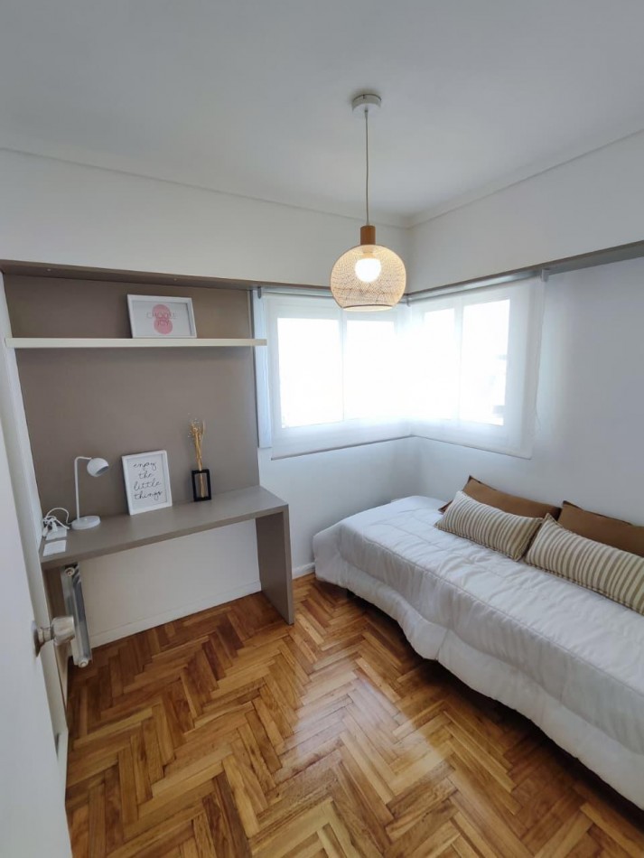 Departamento 4 Ambientes a la calle con cochera