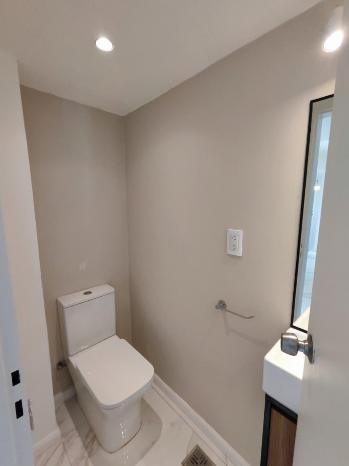 Departamento 4 Ambientes a la calle con cochera