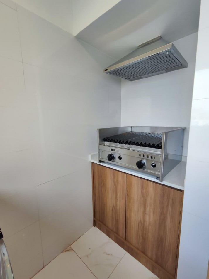 Departamento 4 Ambientes a la calle con cochera