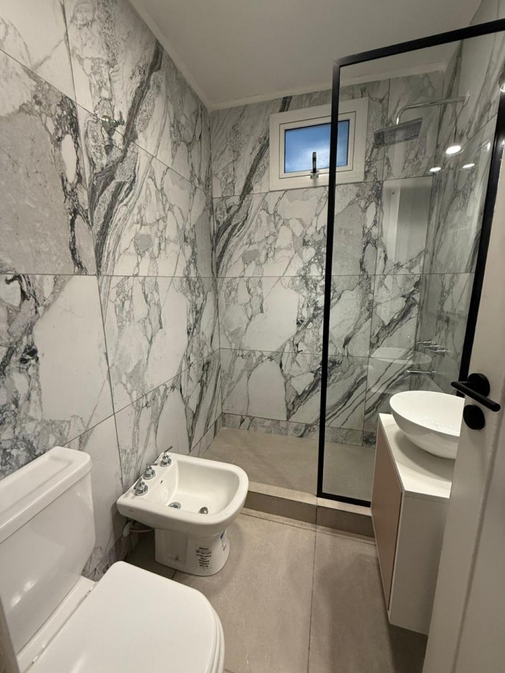 Departamento con cochera 3 ambientes zona plaza Colon