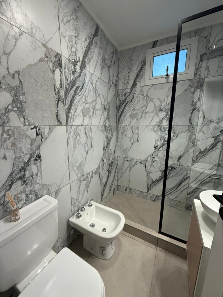 Departamento con cochera 3 ambientes zona plaza Colon