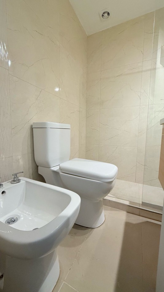 DEPARTAMENTO 1 AMBIENTE A LA CALLE CON BALCON