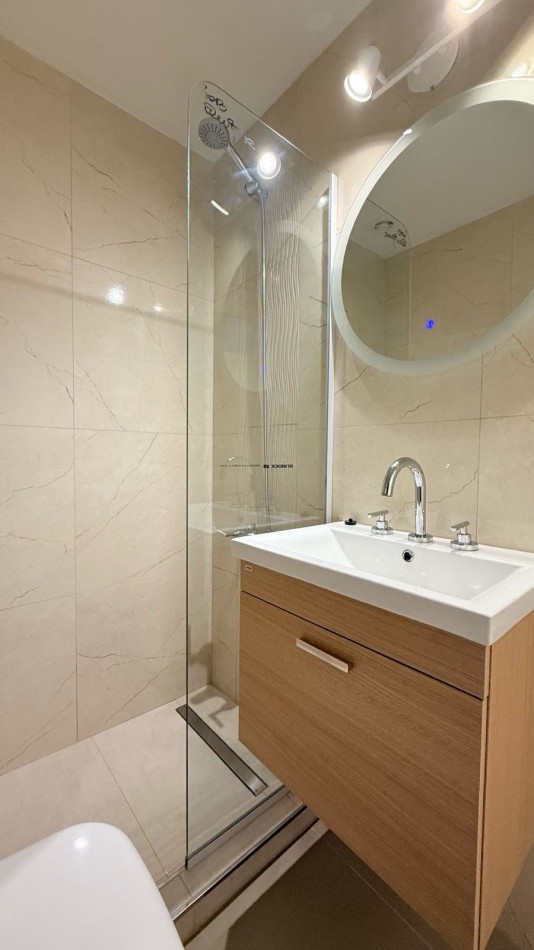 DEPARTAMENTO 1 AMBIENTE A LA CALLE CON BALCON