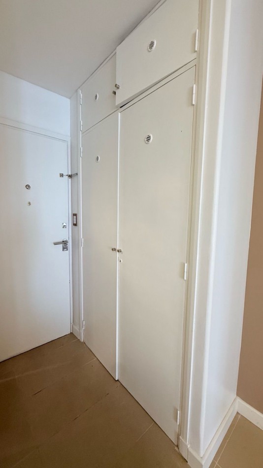 DEPARTAMENTO 1 AMBIENTE A LA CALLE CON BALCON