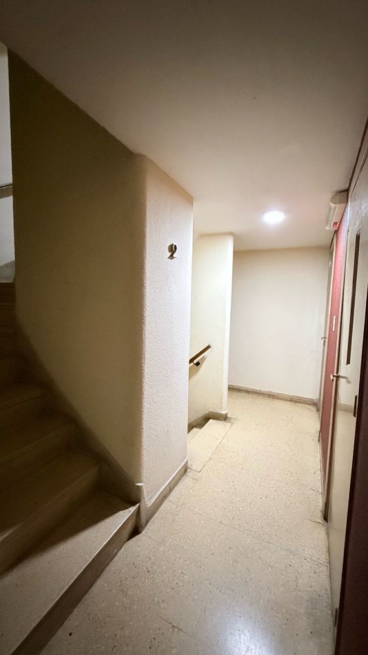 DEPARTAMENTO 1 AMBIENTE A LA CALLE CON BALCON